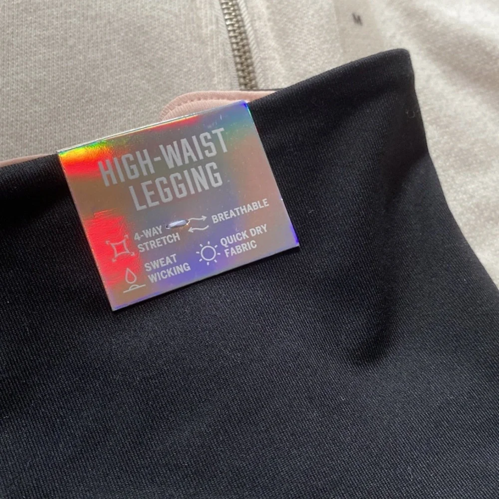 NWT VS PINK MEDIUM/LARGE RARE SET - Picture 5 of 7